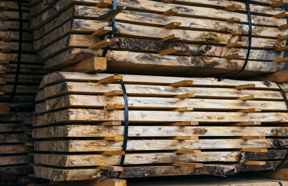 gestapelte Holzplatten